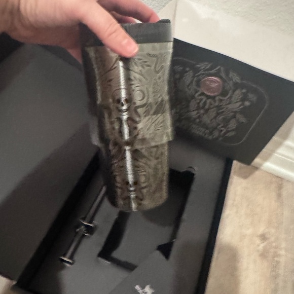 Stanley HALLOWEEN QUENCHER H2.O FLOWSTATE™ TUMBLER | 20 OZ Deadly Damask - Picture 5 of 7